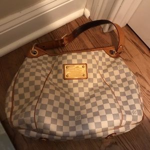 Louis Vuitton bag! Authentic